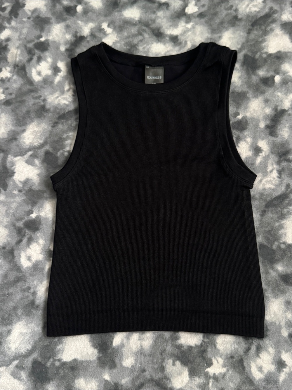Express Body Contour Seamless Ribbed High Neck Tank - size S/M
